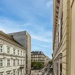 Appartement Center With Balcony