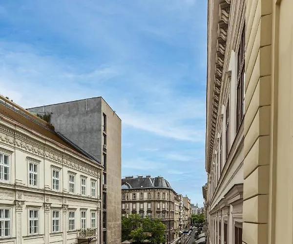 Apartament Center With Balcony