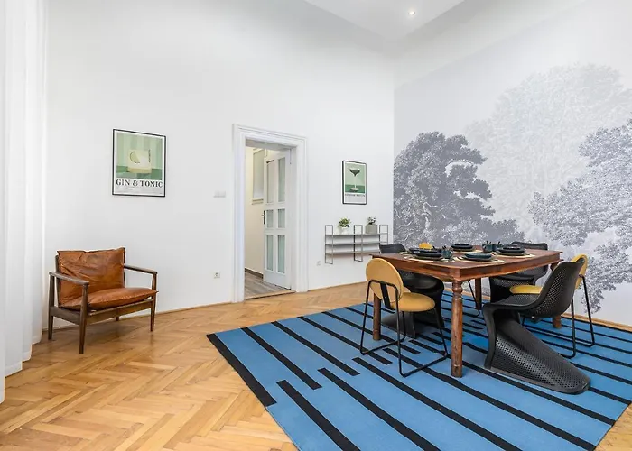 Center With Balcony Apartament Budapesta